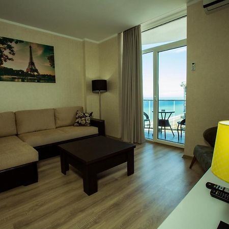 Panorama Premium Apartments Batumi Bagian luar foto