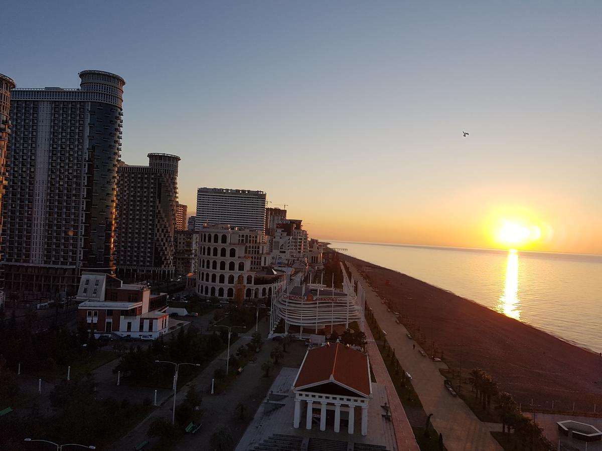 Panorama Premium Apartments Batumi Bagian luar foto